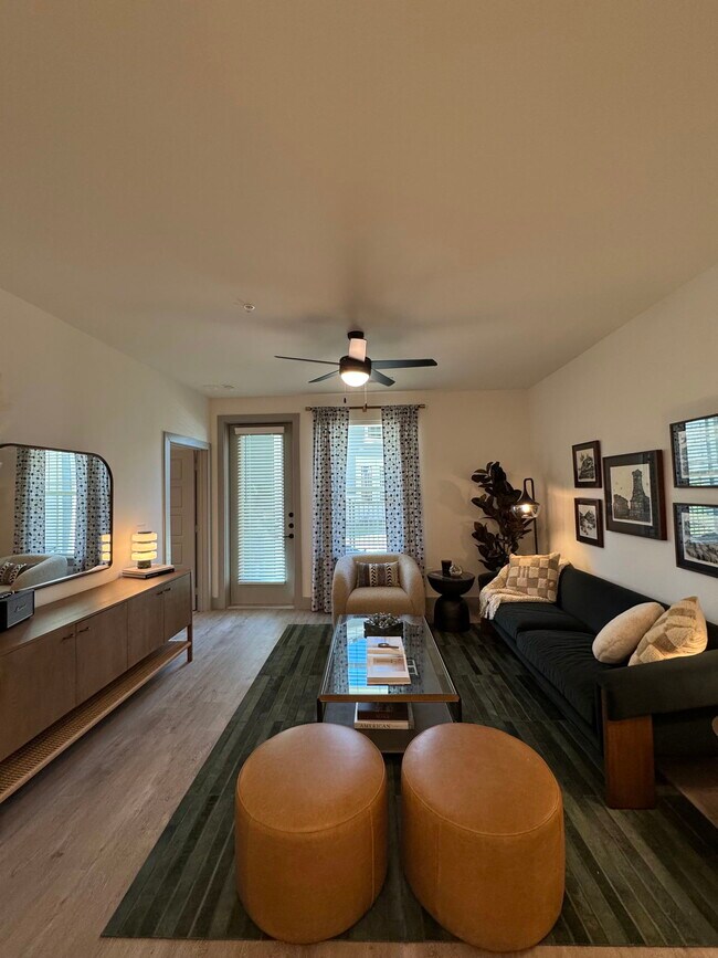 Foto del edificio - 5400 Haltom Rd