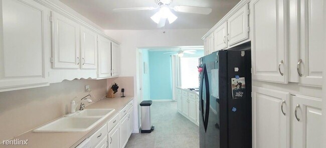 Foto del edificio - 3 br, 2 bath House - 454 NE 43rd St