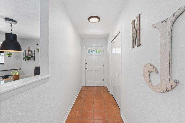 Foto del edificio - 1604 Robb Ln