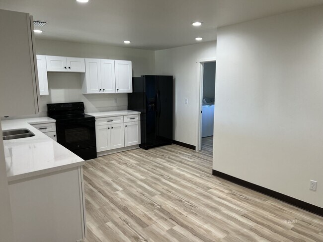 Foto del edificio - 172 Plex Cir