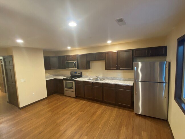 Building Photo - 1519 Primrose Ln