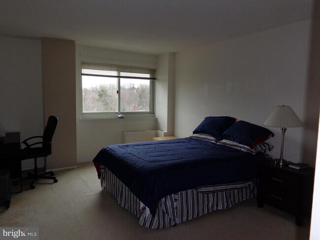Foto del edificio - 1225 Martha Custis Dr