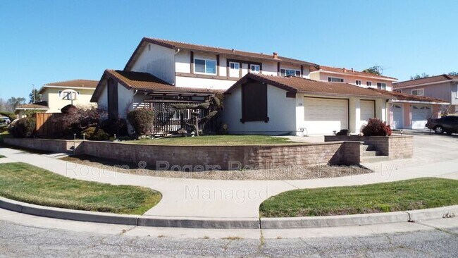 Building Photo - 1124 Song Ct