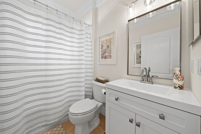 Foto del edificio - 3545 Laurel Greens Ln N