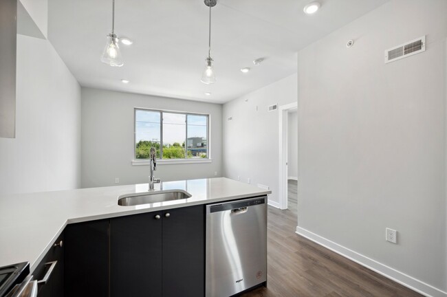 Building Photo - 1336 S Harmony Street