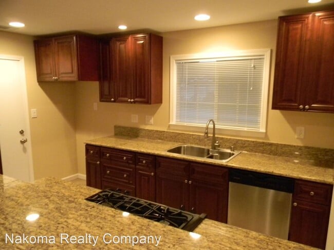 Building Photo - 3 br, 2 bath House - 870 N Lynn
