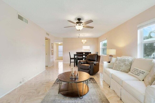 Foto del edificio - 2950 SE Ocean Blvd