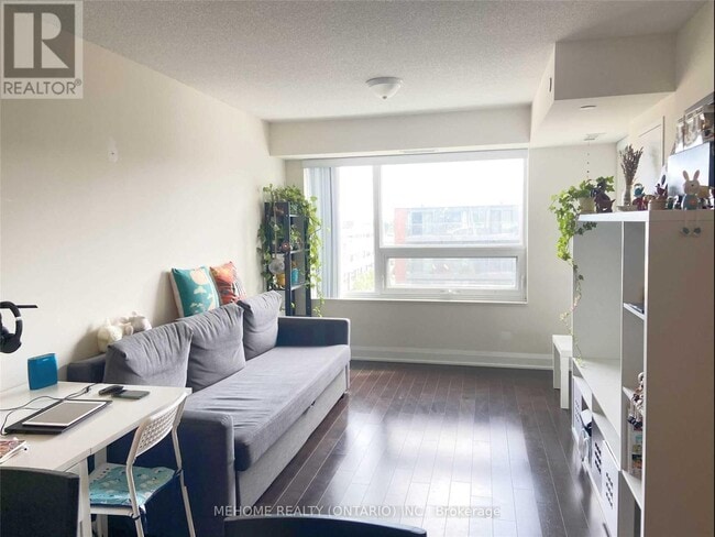 Photo du bâtiment - 1 Uptown Dr