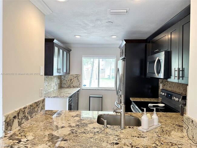 Building Photo - 4 br, 3 bath House - 16826 SW 51st St
