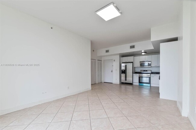 Building Photo - 1350 NW 8th Ct