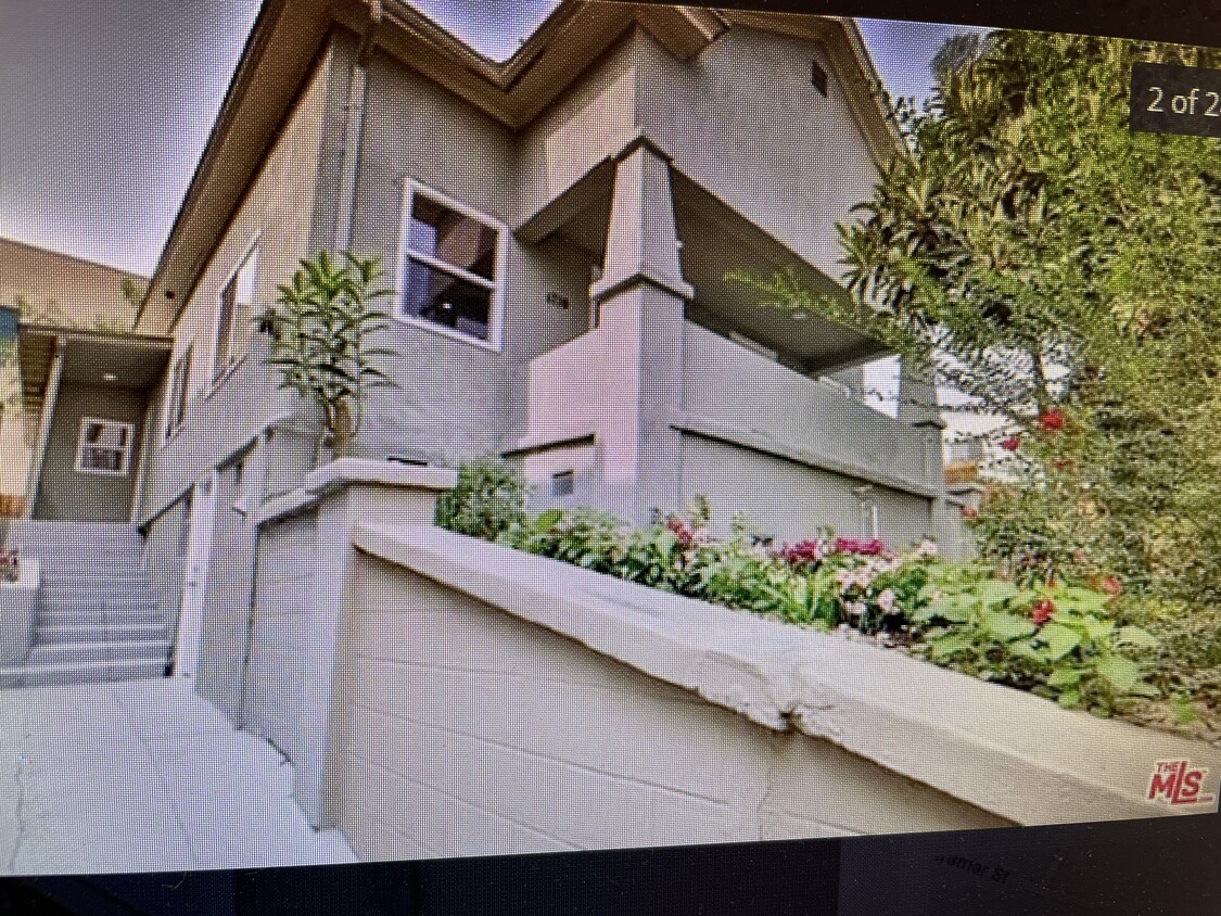 Primary Photo - 1710 Miramar St