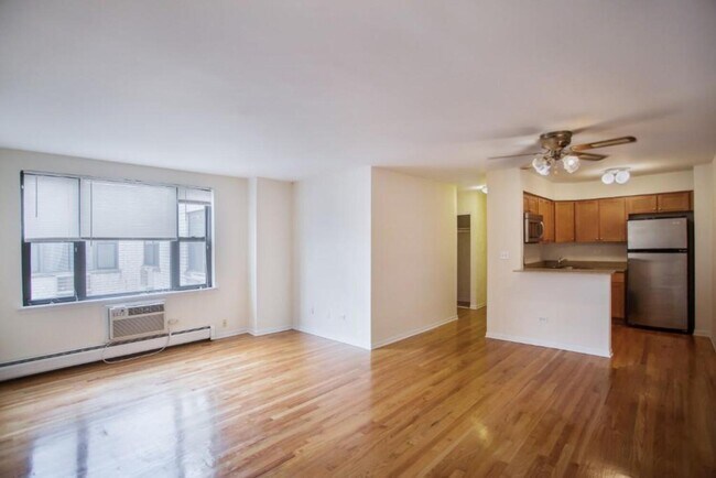Foto del edificio - 550 W Oakdale Ave