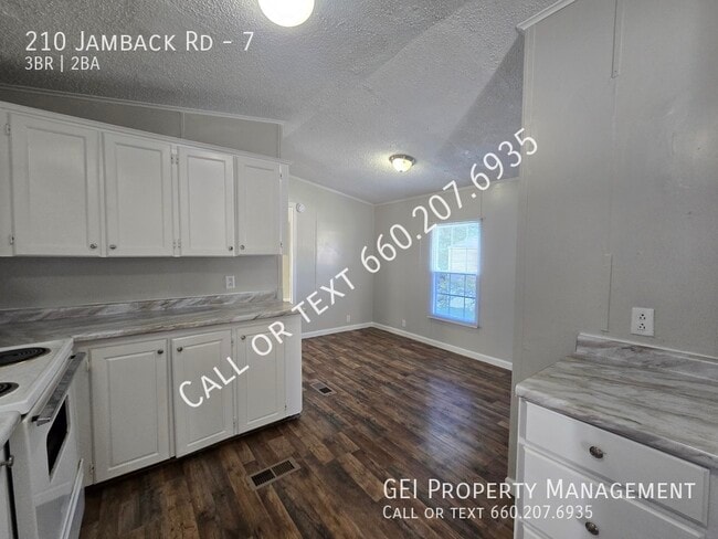 Building Photo - 210 Jamback Rd