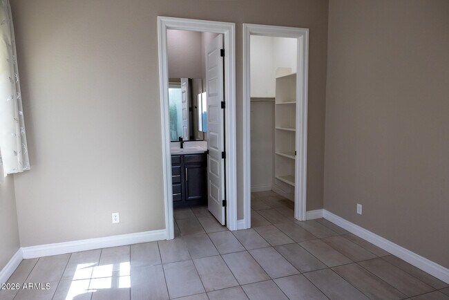 Foto del edificio - 2462 E Lovebird Ln