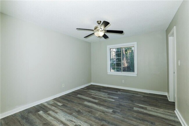Foto del edificio - 2045 Alison Ct SW