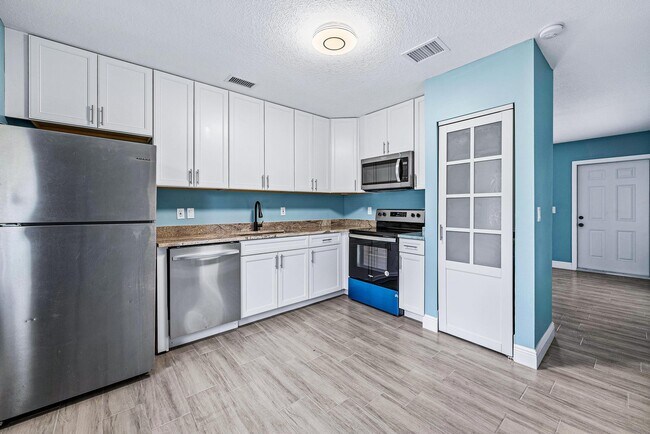 Foto del edificio - 9077 W Highland Pines Blvd