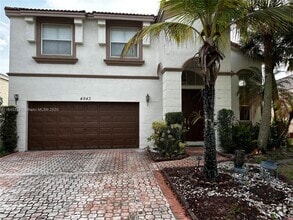 Building Photo - 4943 SW 163rd Ave
