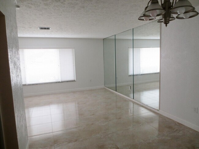 Foto del edificio - 1283 Anhinga Dr