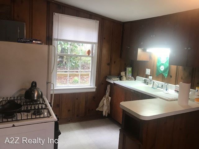 Foto del edificio - 1 br, 1 bath House - 109 Huse St