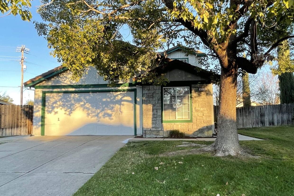 Primary Photo - 8710 Clear Star Ct