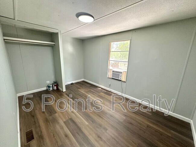 Building Photo - 9325 Beeler Ct