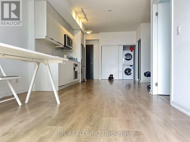 Photo du bâtiment - 36 Forest Manor Rd