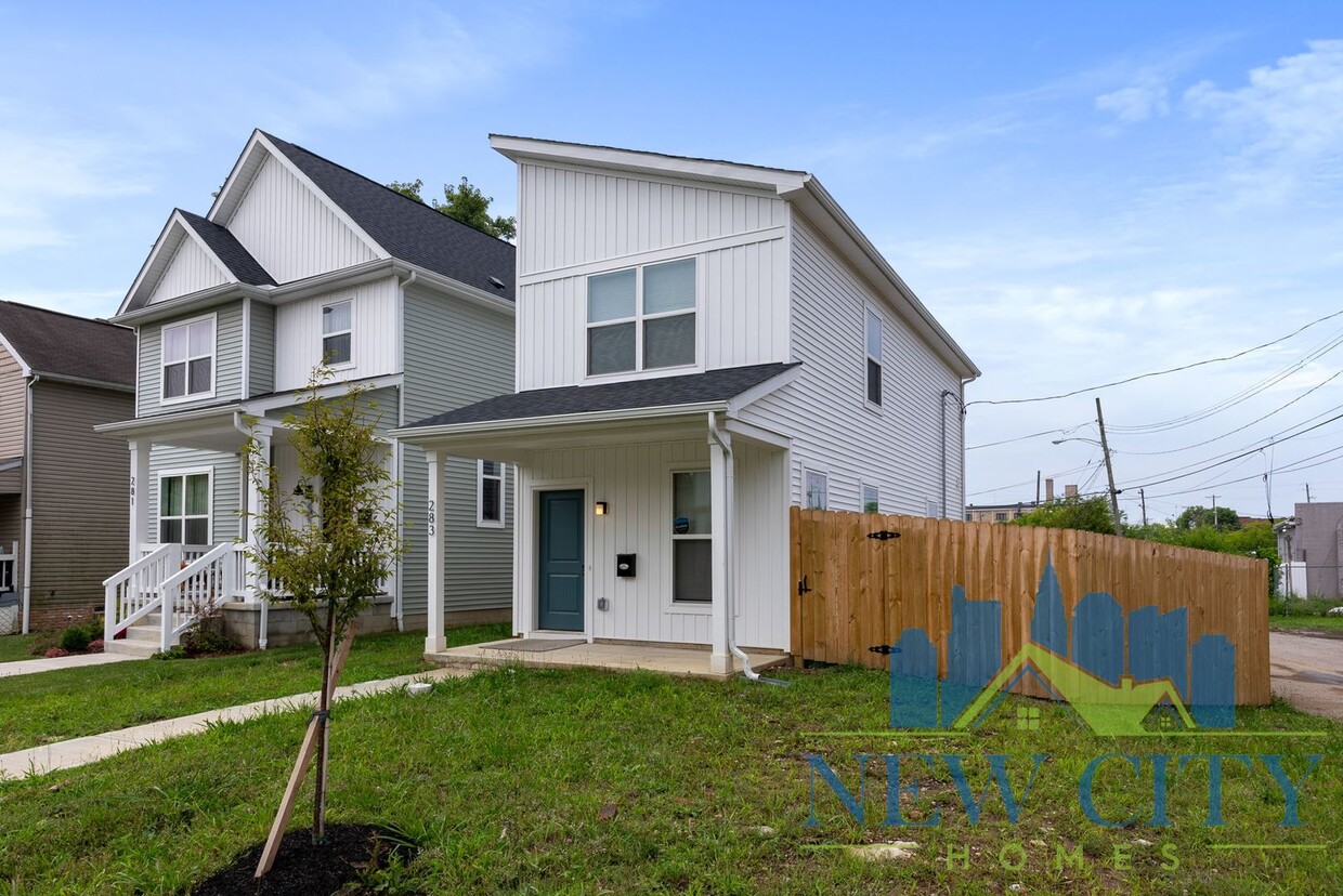 Primary Photo - Brand New Home - King-Lincoln/Bronzville -...