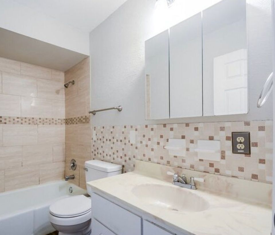 Primary Photo - 801 Boleyn Pl