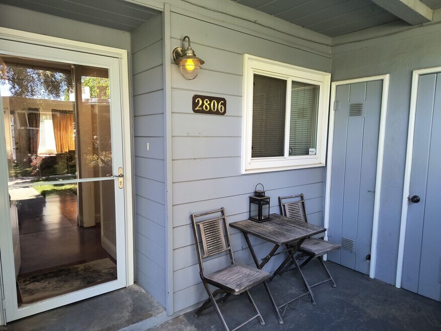 SHORT TERM RENTAL! Fully Furnished and Move In Ready!