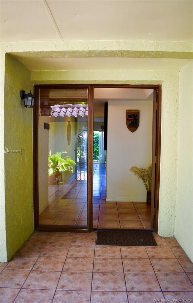 Building Photo - 3843 Alcantara Ave
