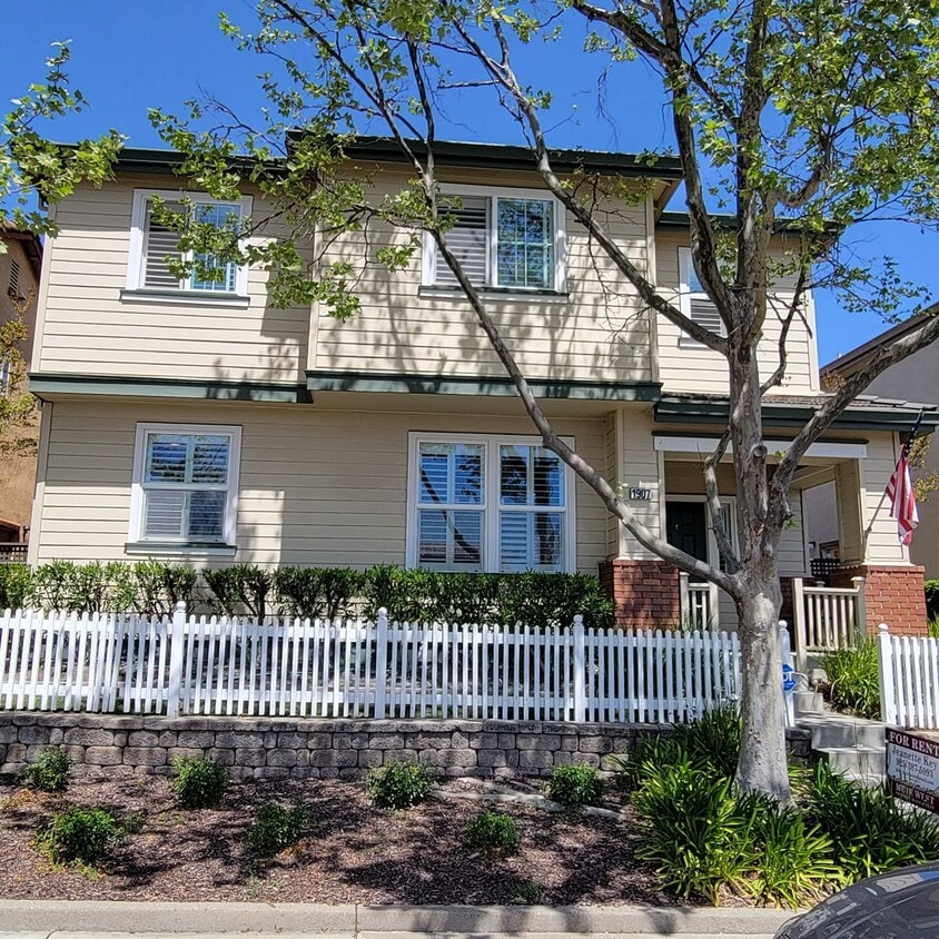 Big Beautifully updated 4-bedroom 2.5 bath... - Big Beautifully updated 4-bedroom 2.5 bath...