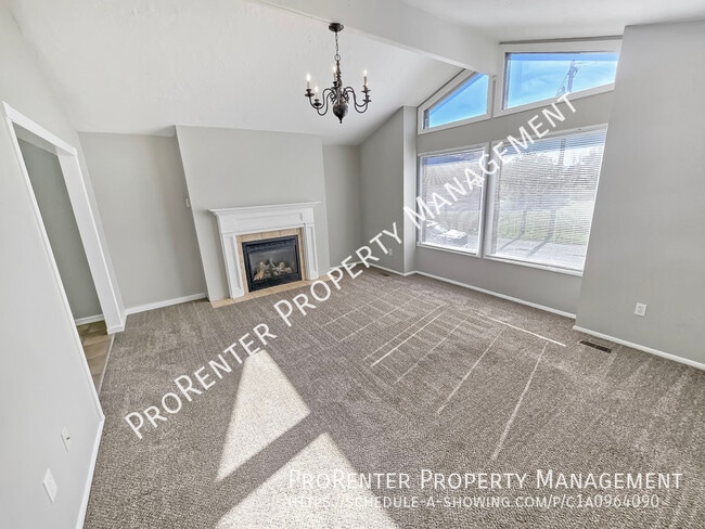 Building Photo - 929 Wasatch Dr