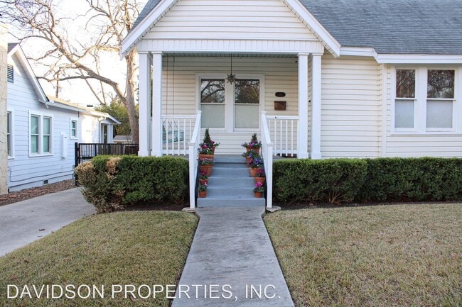 Building Photo - 2 br, 1 bath House - 366 Blue Bonnet Blvd