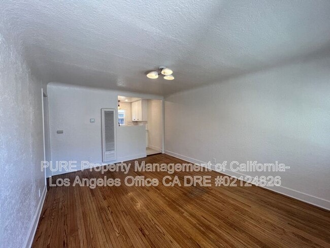 Building Photo - 629 W 23rd St