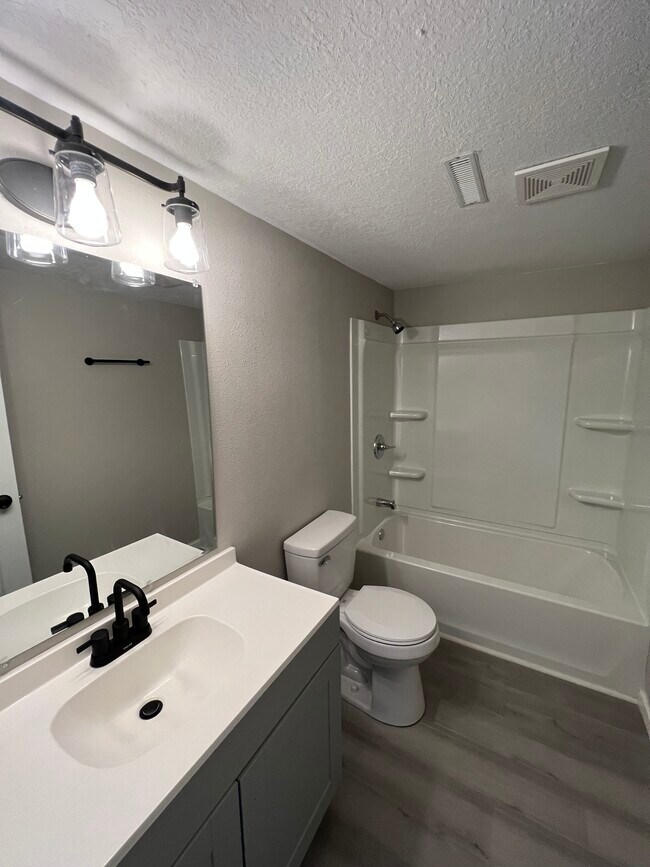 Building Photo - 3410 Heatherton Dr