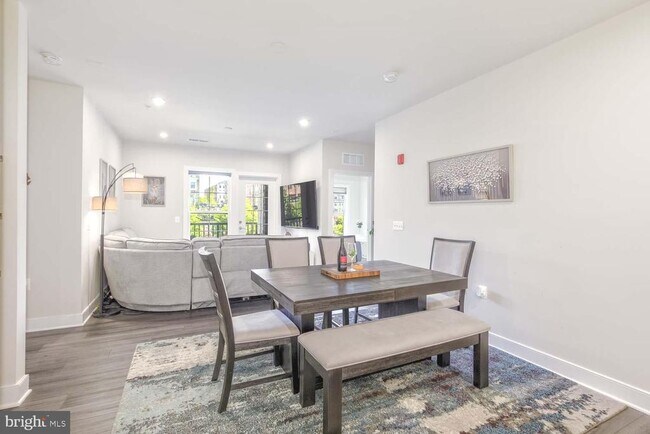 Building Photo - 104 St Ives Pl