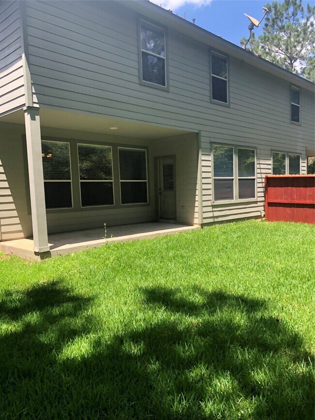 Building Photo - 11 Aquiline Oaks Pl