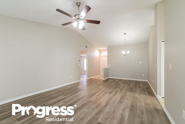 Building Photo - 4705 Bloom Dr