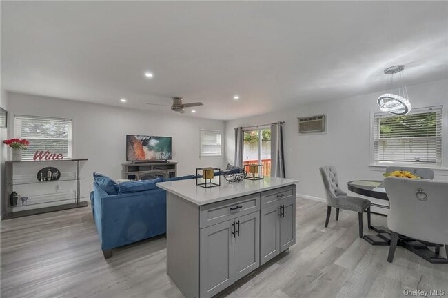 Foto del edificio - 16 Fitzgerald Ct