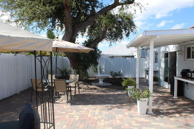 Building Photo - 10420 SW 207th St