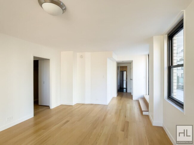 Foto del edificio - EAST 49 STREET