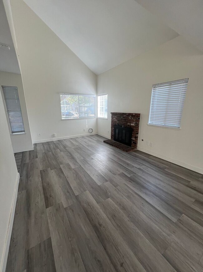 Foto del edificio - 2419 N Clark St