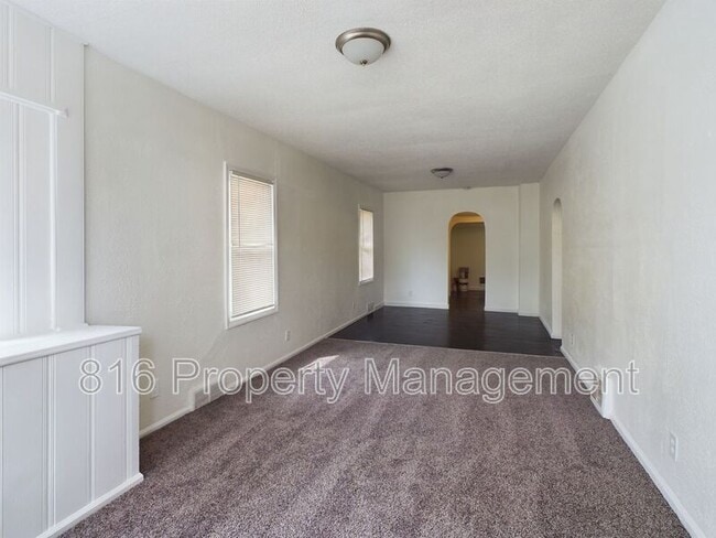 Building Photo - 7132 Bellefontaine Ave