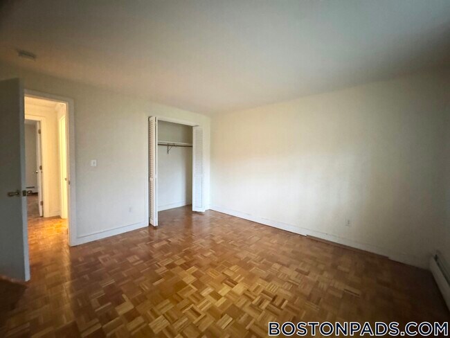 Foto del edificio - 32 Worthen Rd