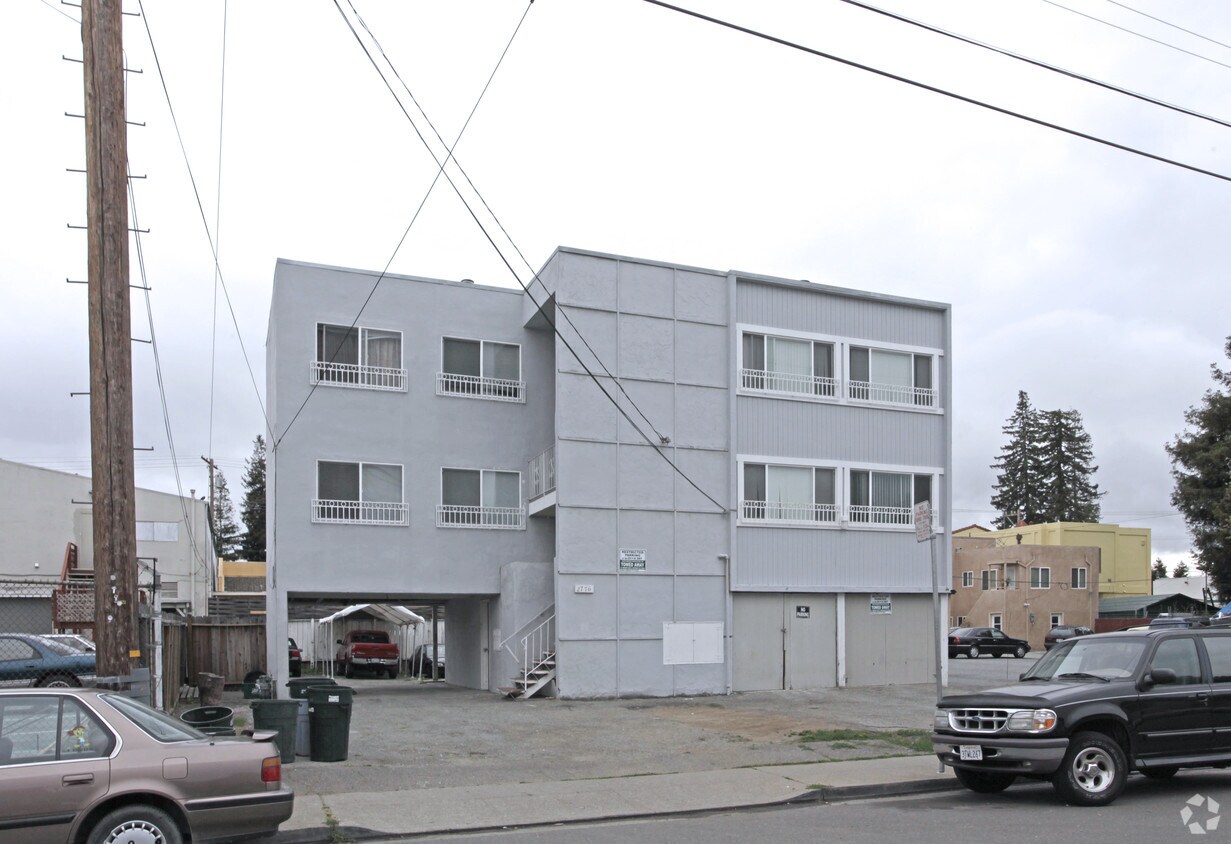 Building Photo - 2776 Blenheim Ave