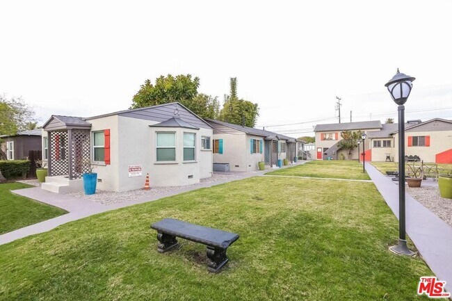 Foto del edificio - 1855 Euclid St