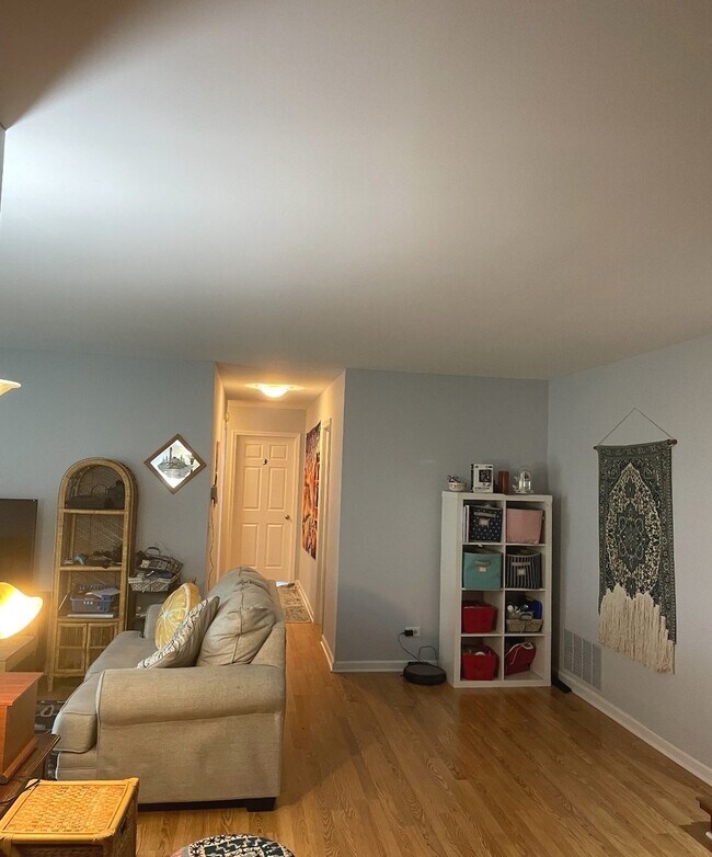 Building Photo - 1323 Cromwell Ct
