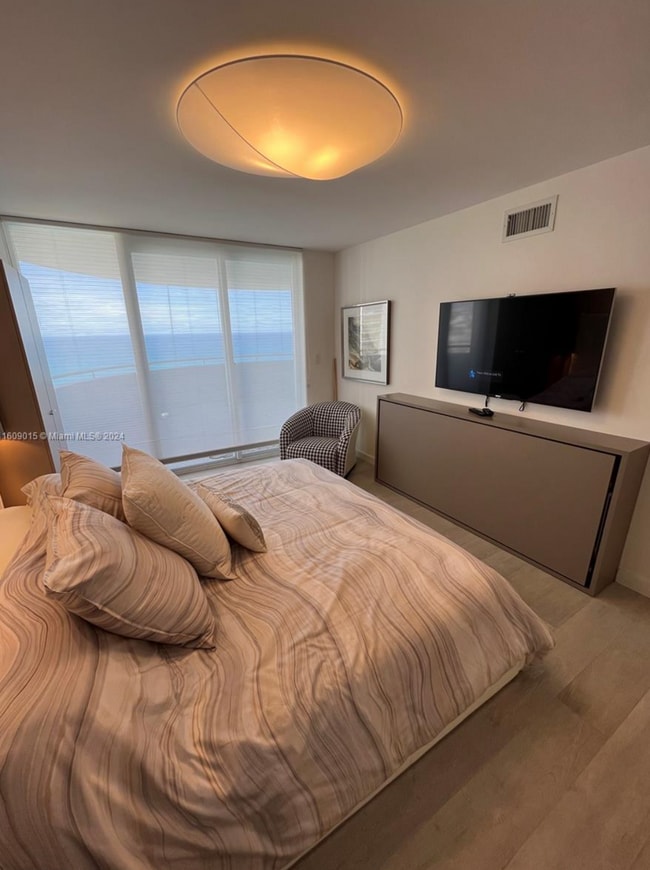 Foto del edificio - 6301 Collins Ave