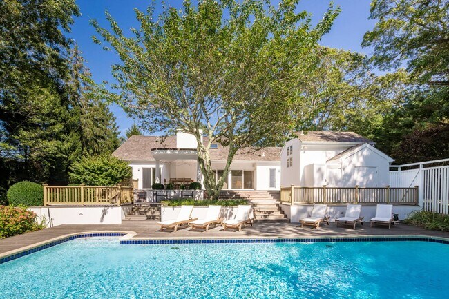 Foto del edificio - 177 Cove Hollow Rd
