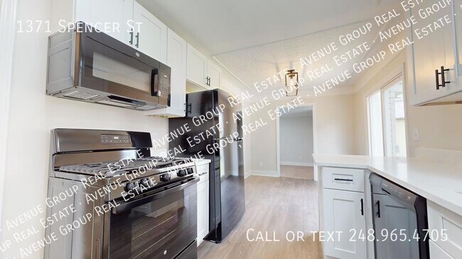 Foto del edificio - 1371 Spencer St
